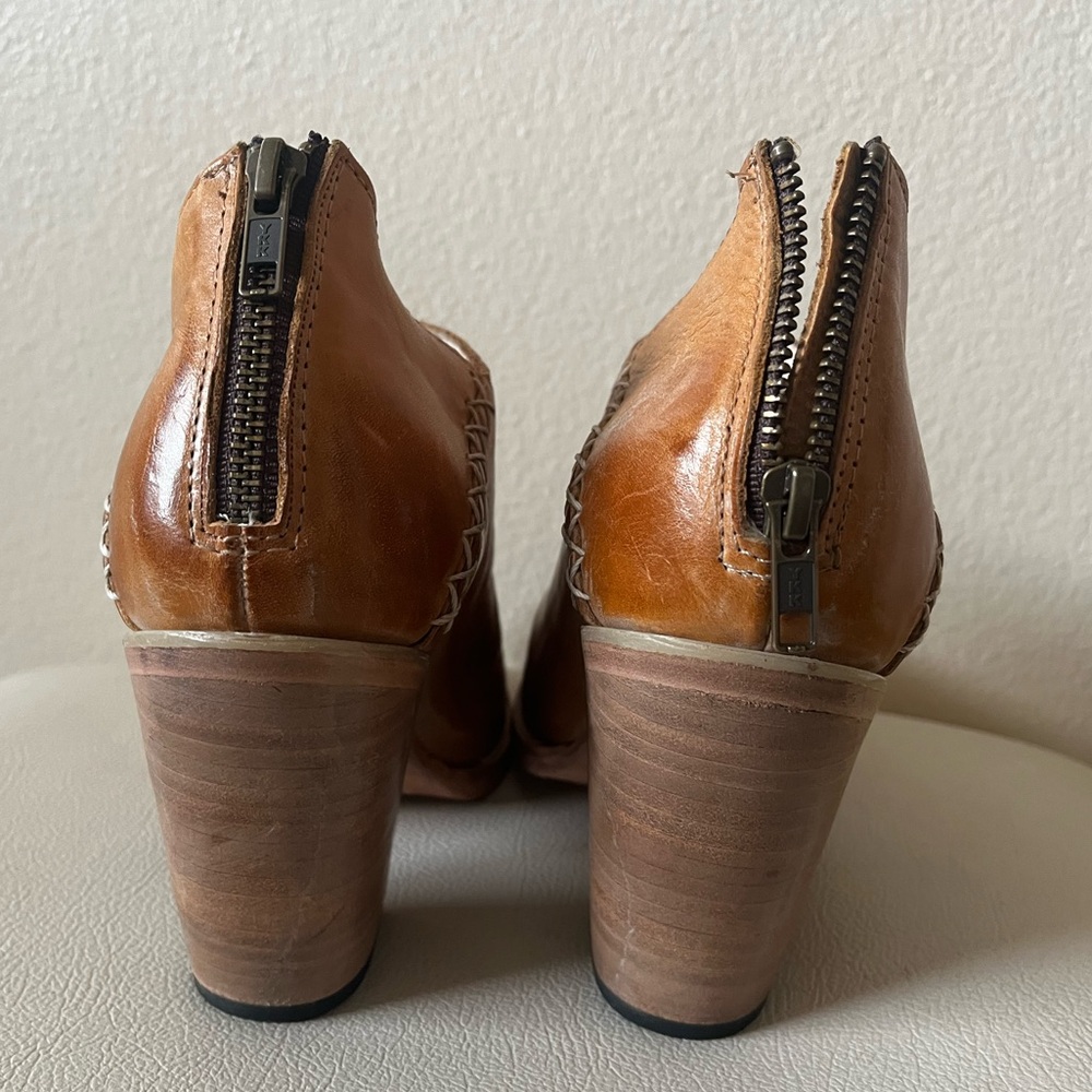 Freebird by Steven Steel Distressed Tan Leather Ankle Booties Women’s Size 10 - Picture 9 of 10